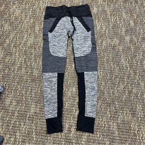 Blanc Noir Womens Color Block Terrain Heathered Performance Leggings Gray Medium